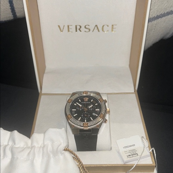 Versace Men's Watch in Black and Gold - Picture 6 of 9
